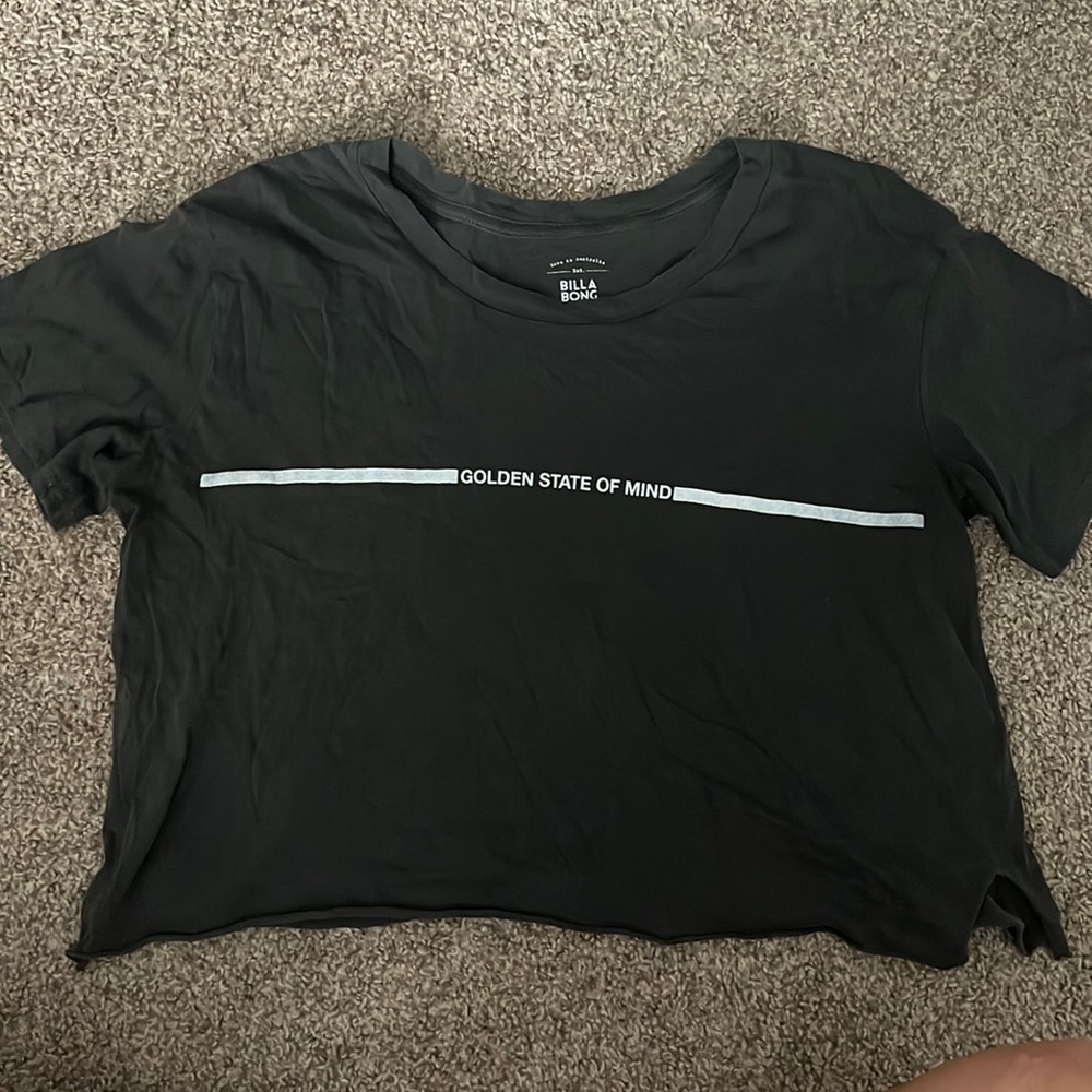 Dark gray Billabong cropped Tee
